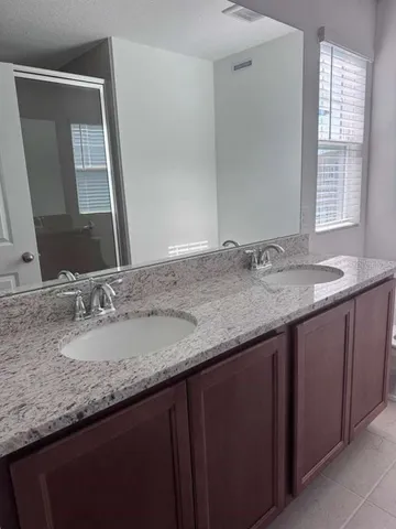 $2,600 | 17604 Northlake Grv Drive, Winter Garden, FL 34787