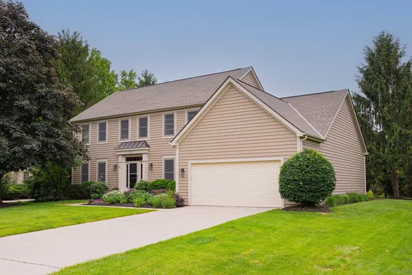 $699,900 | 3254 Harbor Drive, Lewis Center, OH 43035