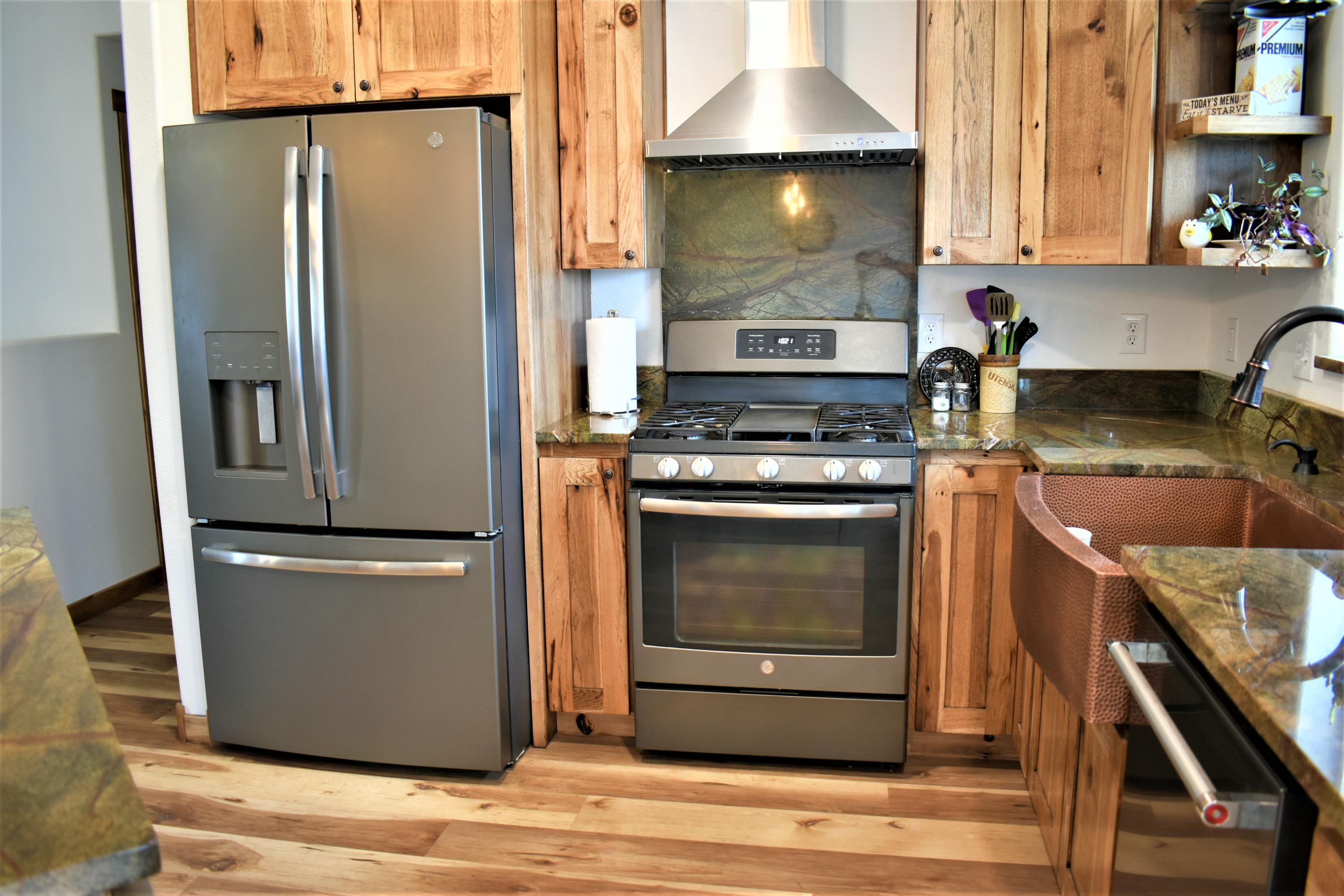 2330 Northeast Yellowpine Road Prineville, OR 97754 - Photo 10 of 41 DSC_0035 (2)