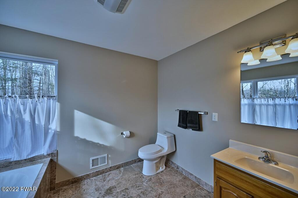 124-23 Ridge Circle Greentown, PA 18426 - Photo 48 of 84