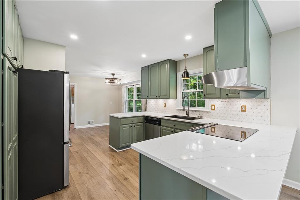 536 Rimrock Trail Stone Mountain, GA 30083 - Photo 23 of 45