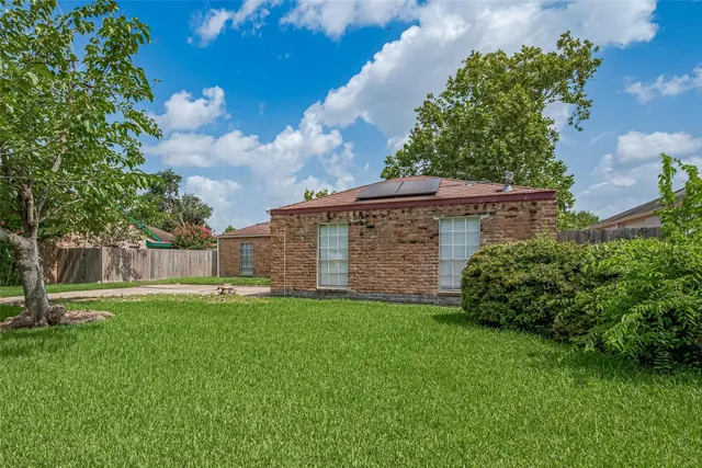 $1,850 | 10534 Evesborough Drive, Houston, TX 77099