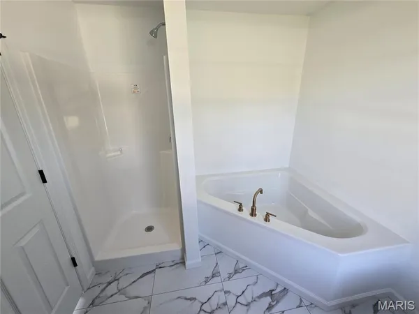 $312,500 | 221 Sycamore Creek Drive, Winfield, MO 63389