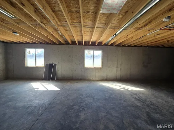 $312,500 | 221 Sycamore Creek Drive, Winfield, MO 63389