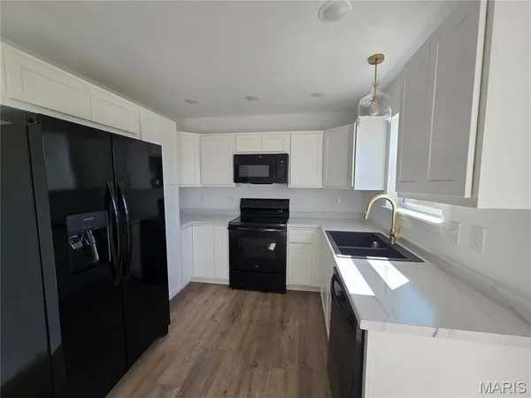 $312,500 | 221 Sycamore Creek Drive, Winfield, MO 63389