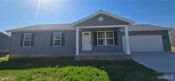 $312,500 | 221 Sycamore Creek Drive, Winfield, MO 63389