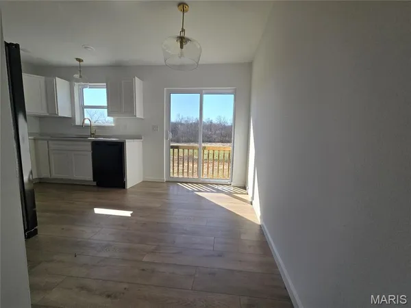 $312,500 | 221 Sycamore Creek Drive, Winfield, MO 63389