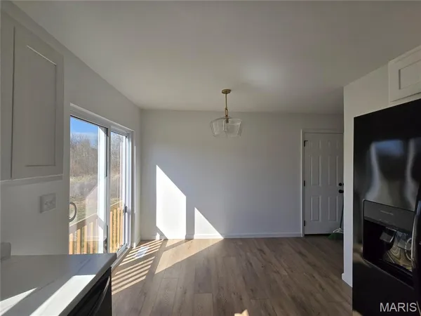 $312,500 | 221 Sycamore Creek Drive, Winfield, MO 63389