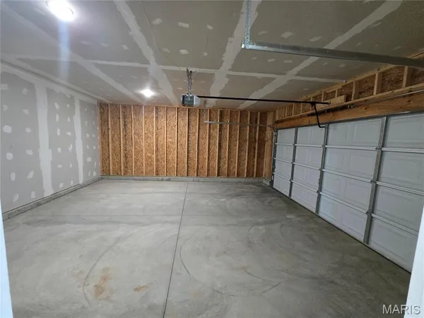 $312,500 | 221 Sycamore Creek Drive, Winfield, MO 63389