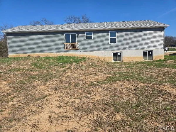 $312,500 | 221 Sycamore Creek Drive, Winfield, MO 63389