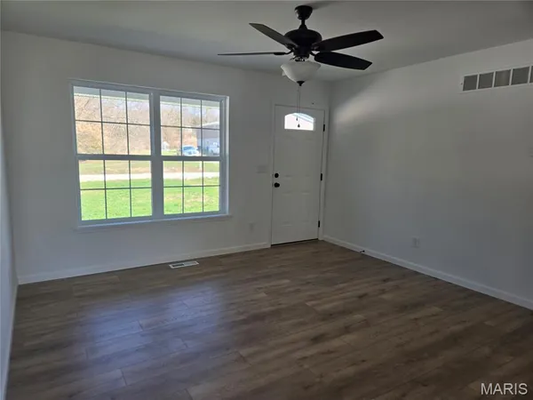 $312,500 | 221 Sycamore Creek Drive, Winfield, MO 63389