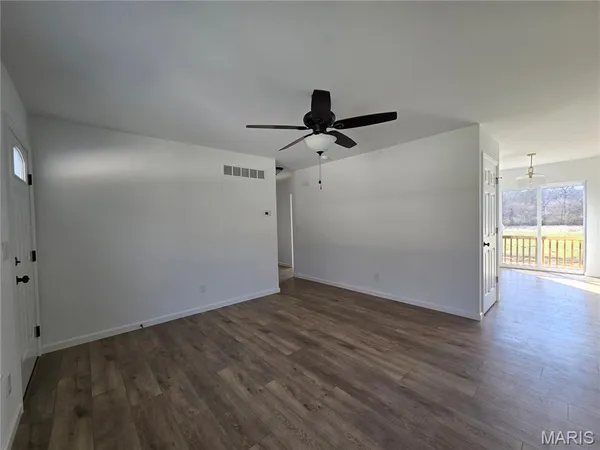 $312,500 | 221 Sycamore Creek Drive, Winfield, MO 63389