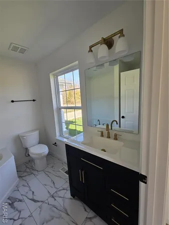 $312,500 | 221 Sycamore Creek Drive, Winfield, MO 63389