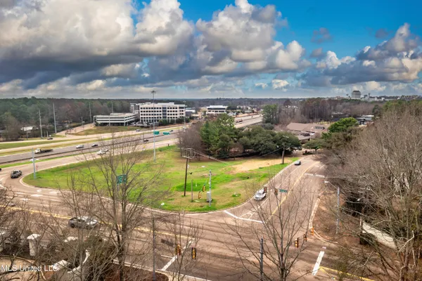 $560,000 | 1200 Meadowbrook Road, Unit 18, Jackson, MS 39206