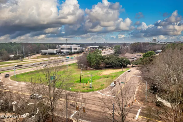 $560,000 | 1200 Meadowbrook Road, Unit 18, Jackson, MS 39206