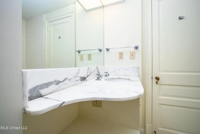 $560,000 | 1200 Meadowbrook Road, Unit 18, Jackson, MS 39206