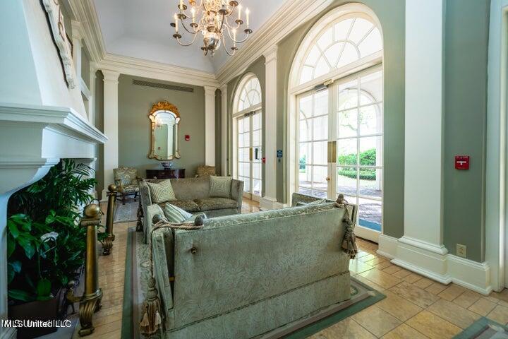 1200 Meadowbrook Road, Unit 18 Jackson, MS 39206 - Photo 3 of 35 the barrington foyer