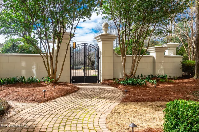 $560,000 | 1200 Meadowbrook Road, Unit 18, Jackson, MS 39206