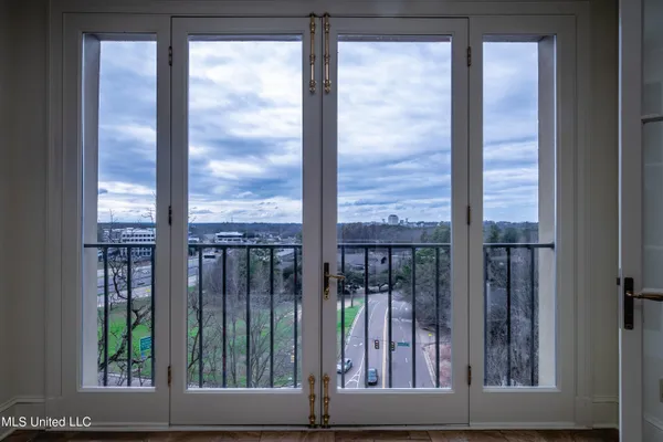 $560,000 | 1200 Meadowbrook Road, Unit 18, Jackson, MS 39206