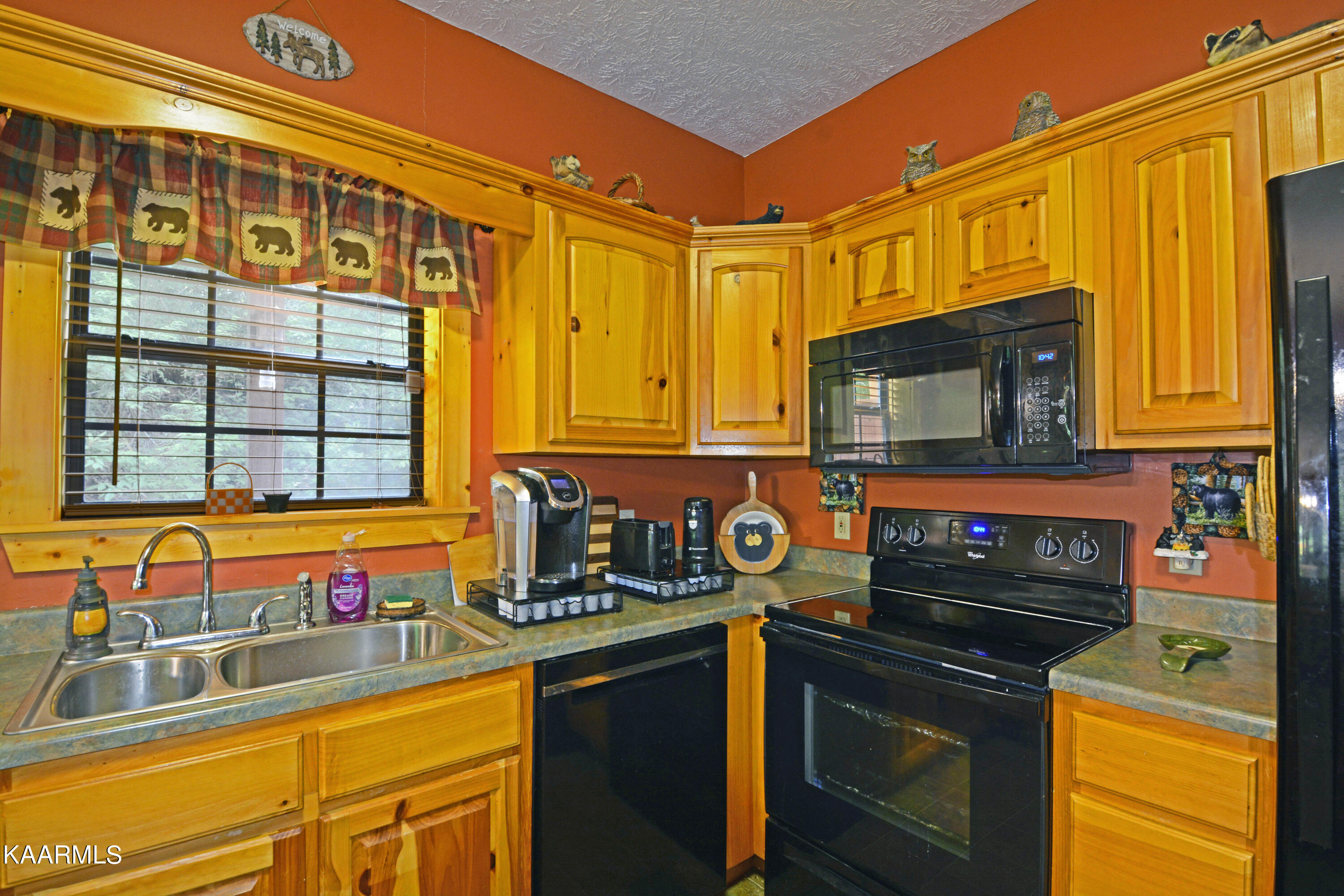 415 P A Proffitt Road Gatlinburg, TN 37738 - Photo 15 of 30 Kitchen 3