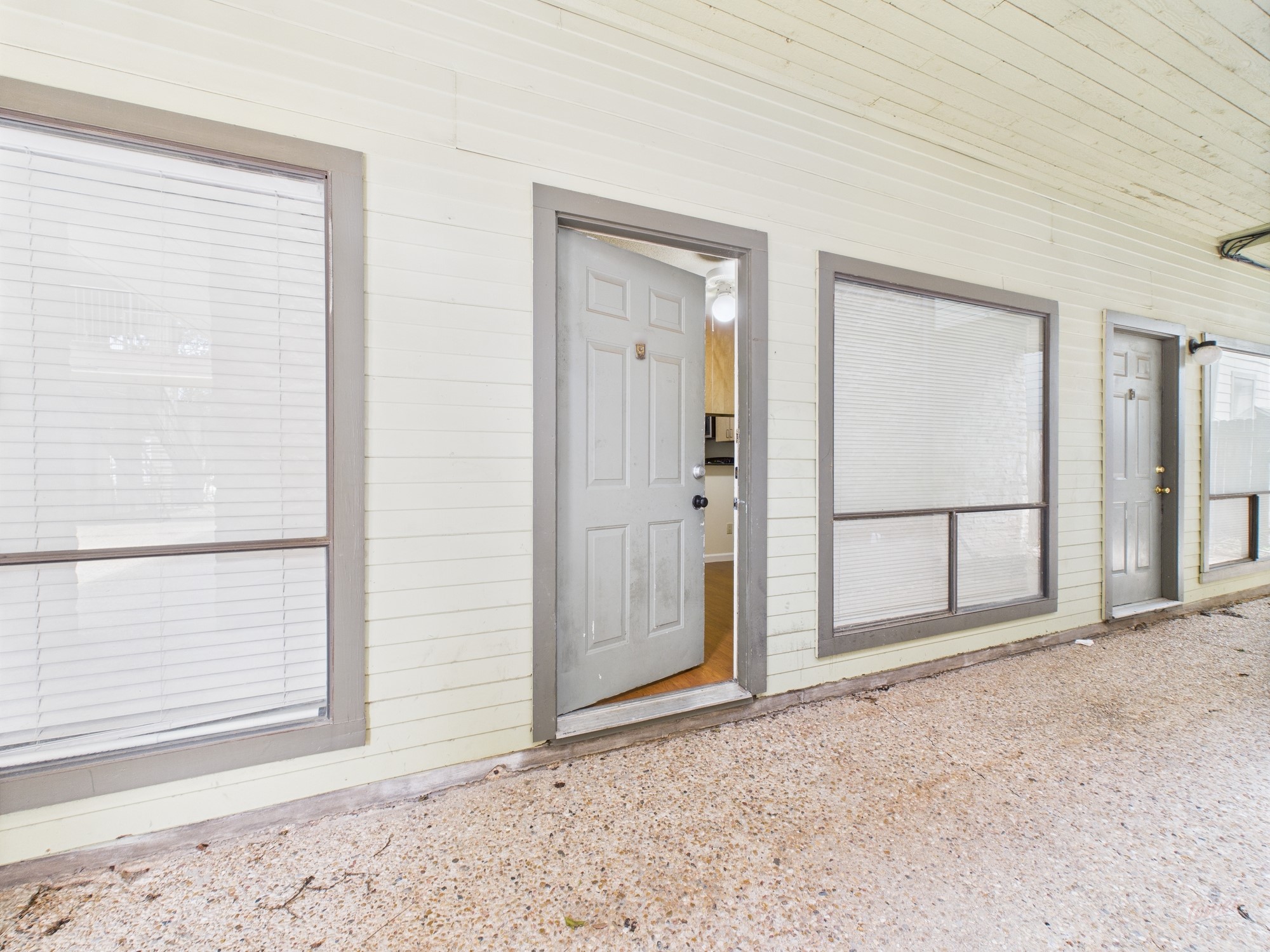 2815 Rio Grande Street, Unit 109 Austin, TX 78705 - Photo 25 of 25 an empty room with window