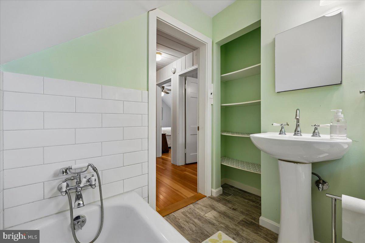 10404 Amherst Avenue Silver Spring, MD 20902 - Photo 30 of 49 Upper level full bathroom