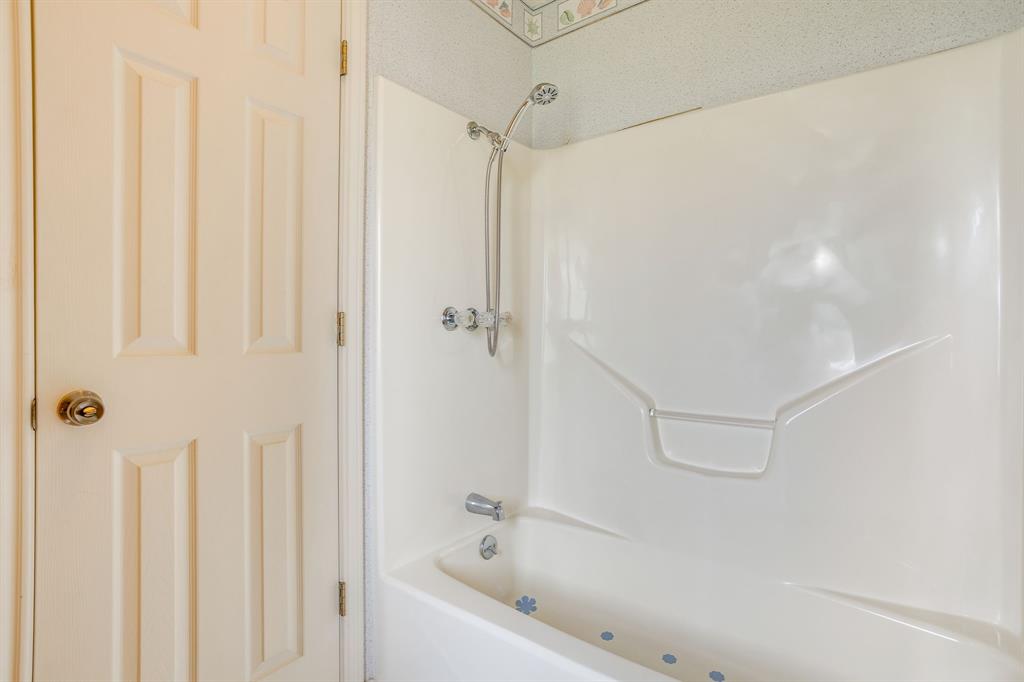 22011 Pebble Drive Whitney, TX 76692 - Photo 20 of 40