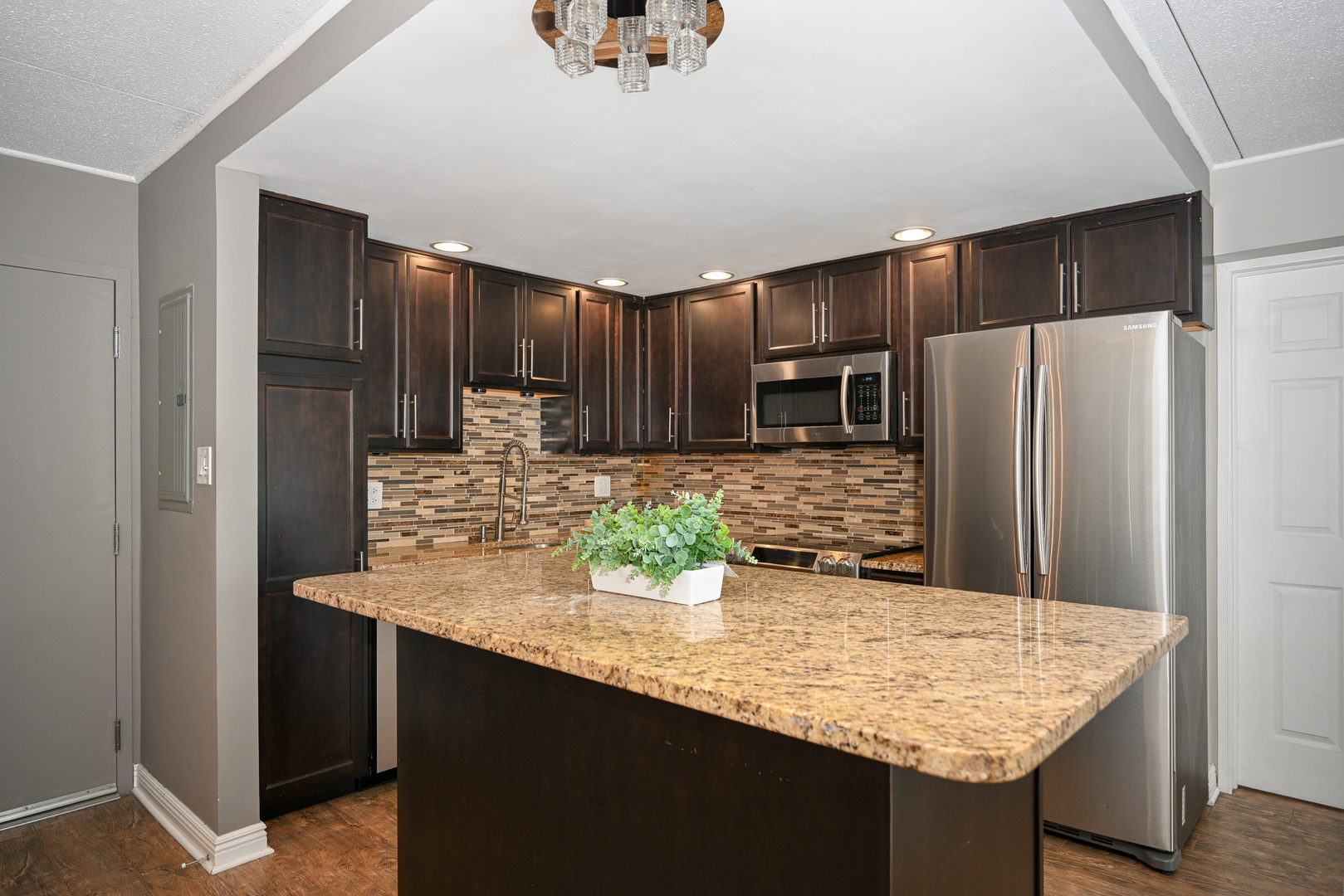 2005 South Finley Road, Unit 306 Lombard, IL 60148 - Photo 12 of 31 Gallery Image 12