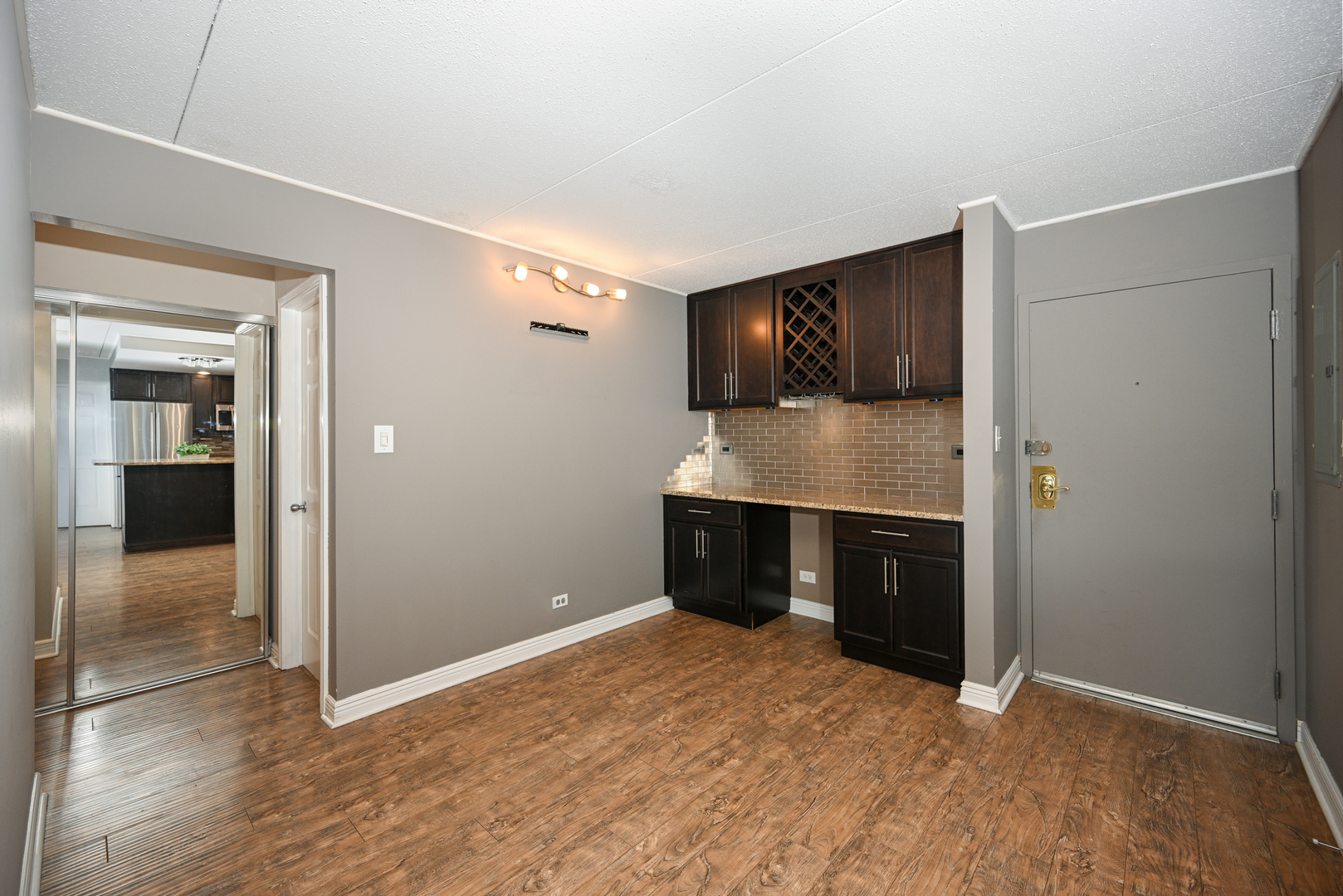 2005 South Finley Road, Unit 306 Lombard, IL 60148 - Photo 13 of 31 Gallery Image 13