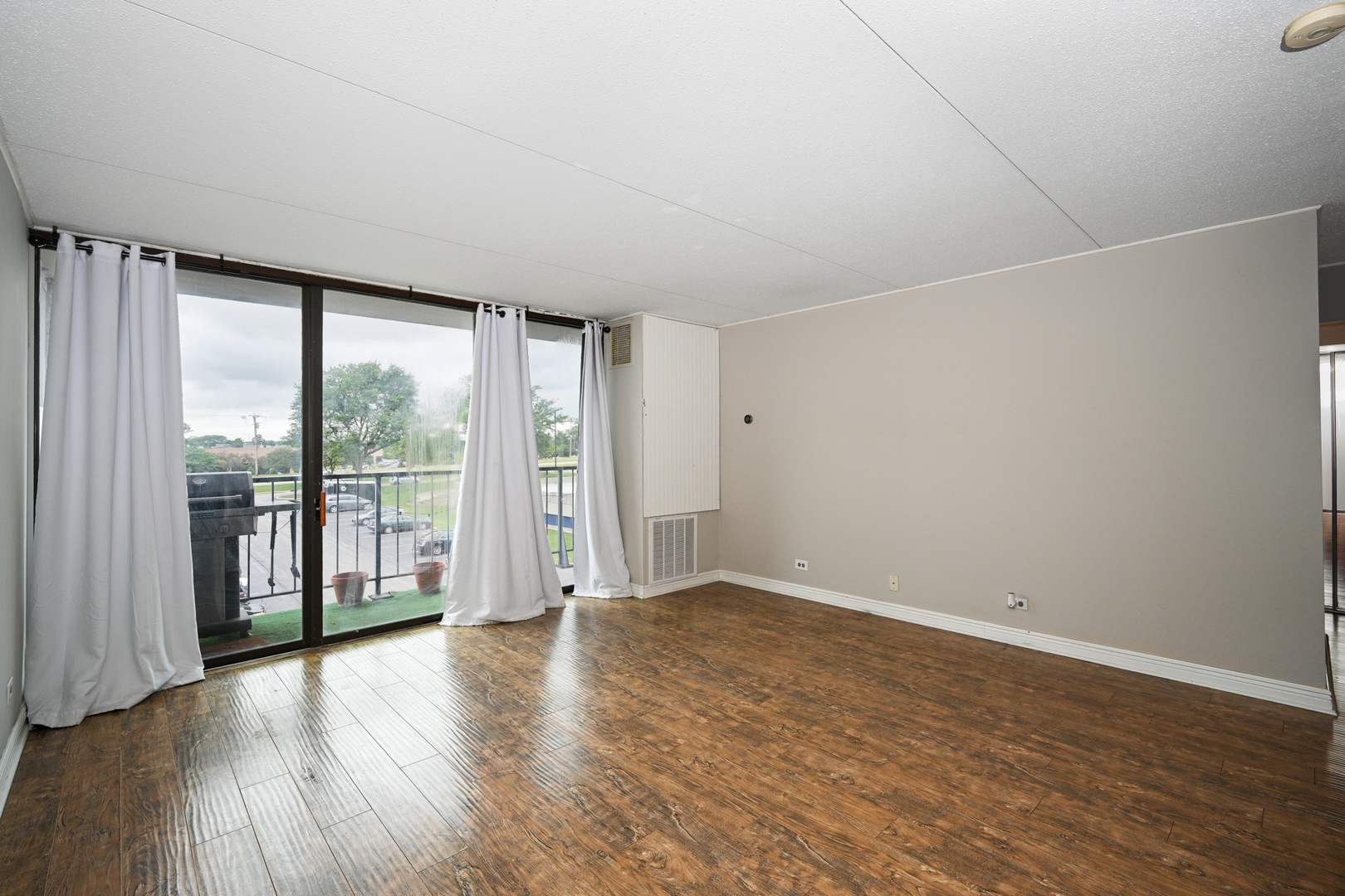 2005 South Finley Road, Unit 306 Lombard, IL 60148 - Photo 16 of 31 Gallery Image 16