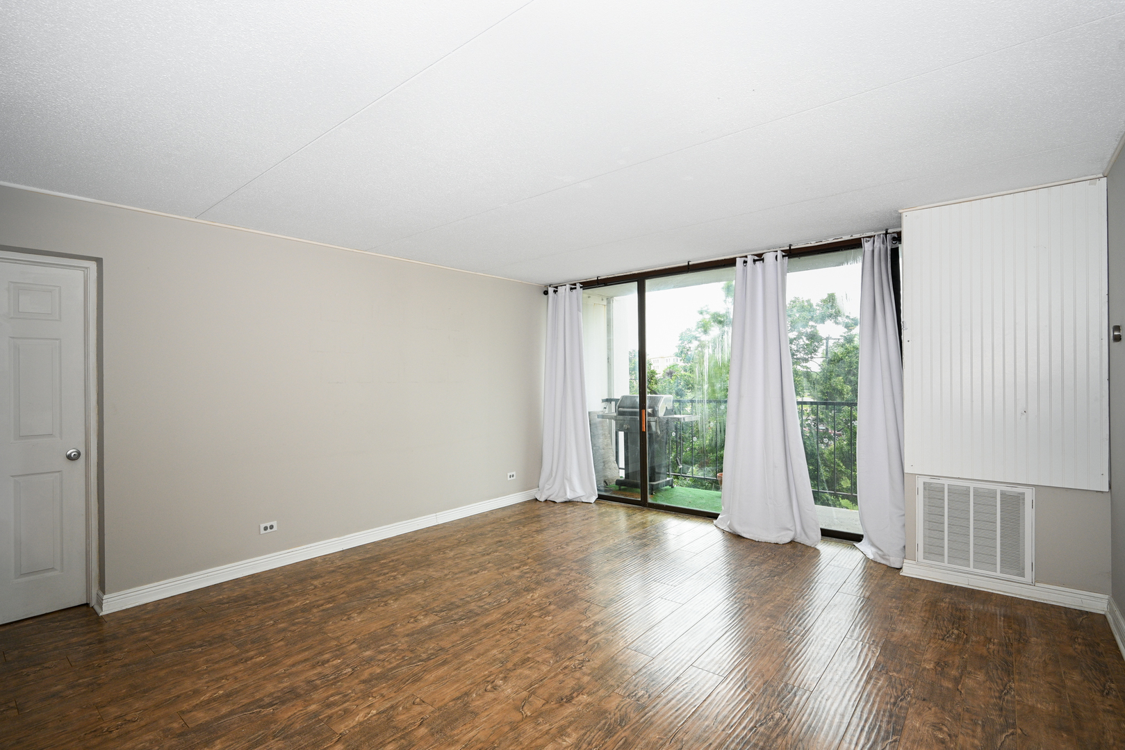 2005 South Finley Road, Unit 306 Lombard, IL 60148 - Photo 17 of 31 Gallery Image 17