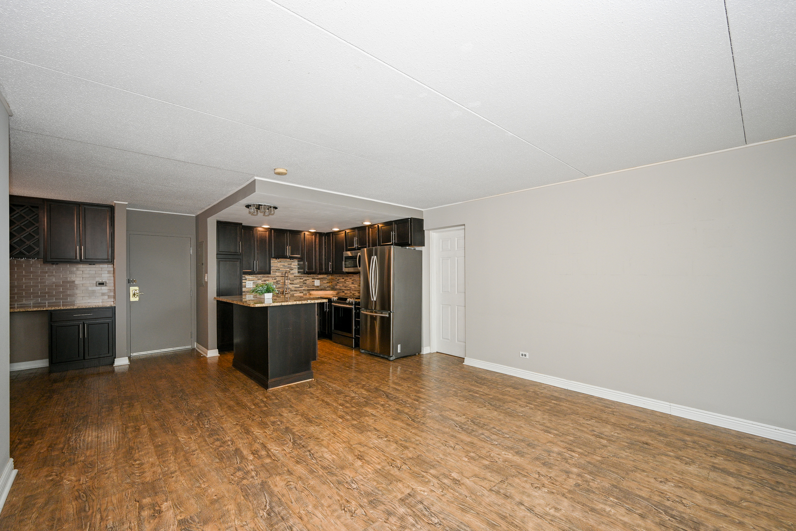 2005 South Finley Road, Unit 306 Lombard, IL 60148 - Photo 18 of 31 Gallery Image 18