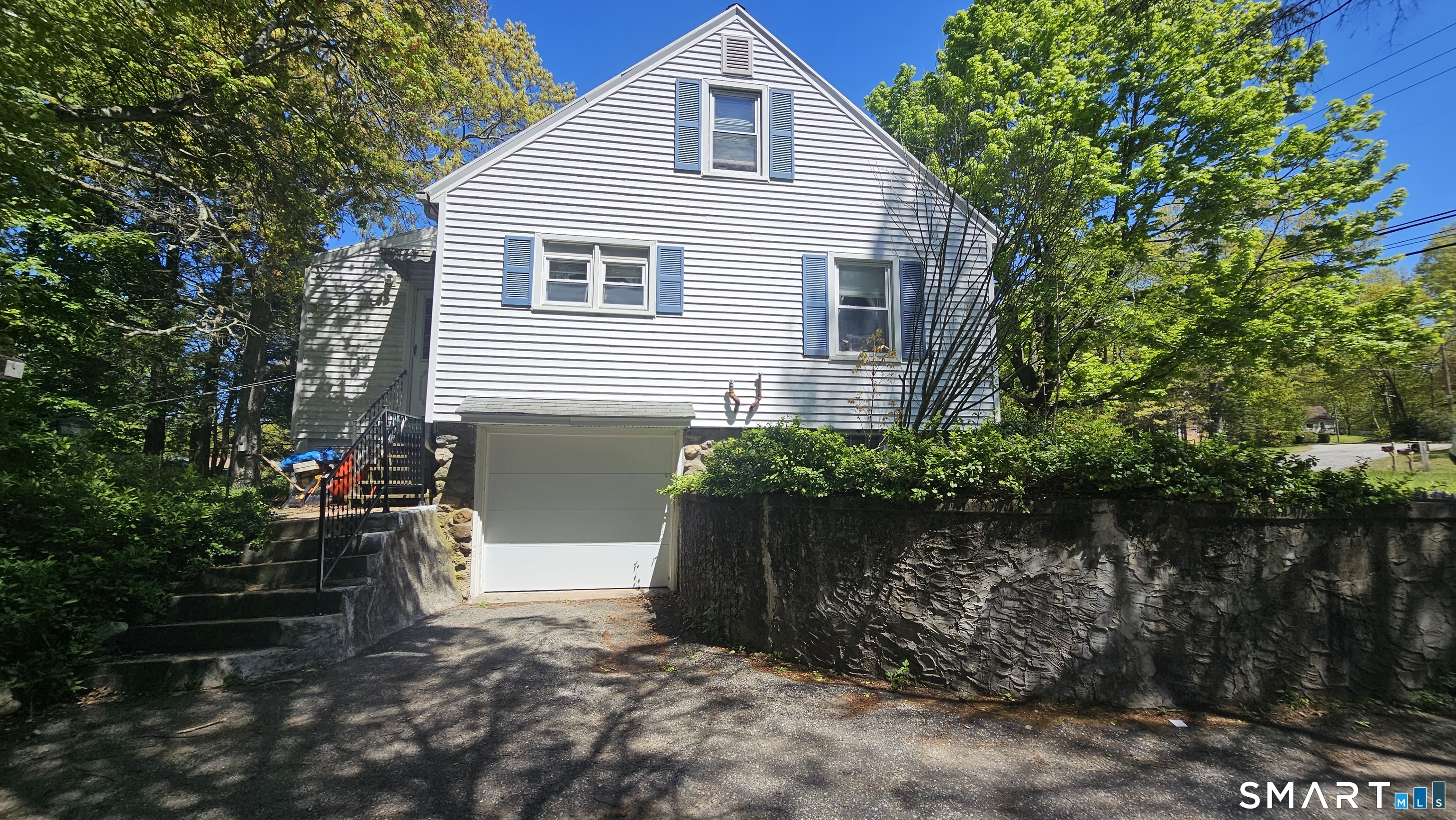 1167 Wolcott Road Wolcott, CT 06716 - Photo 5 of 22