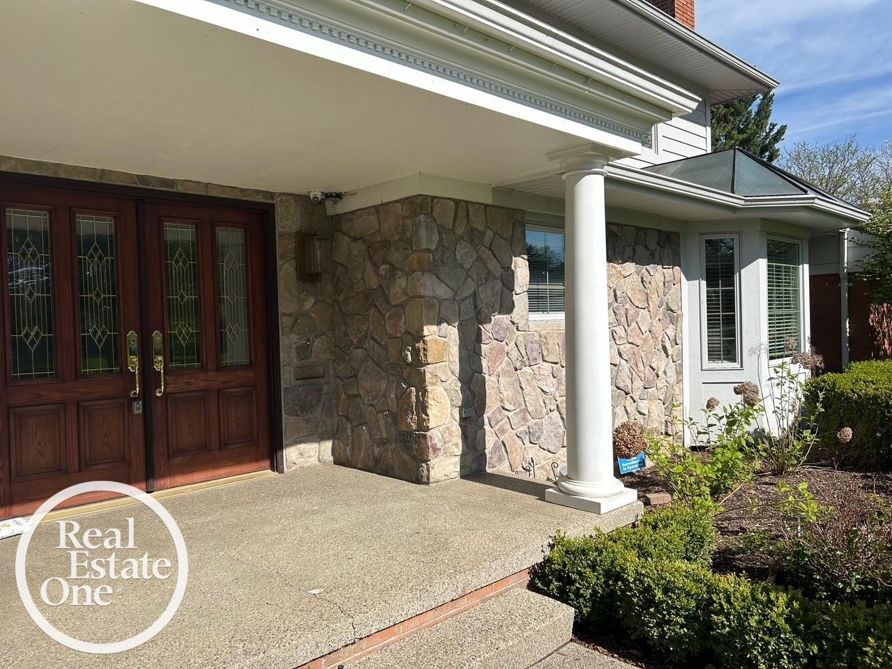 535 Ballantyne Road Grosse Pointe Shores, MI 48236 - Photo 4 of 89