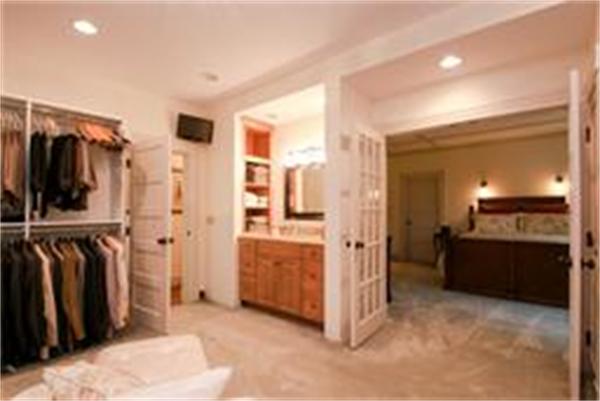 434 Springfield Street Chicopee, MA 01013 - Photo 16 of 20 Gallery Image 16