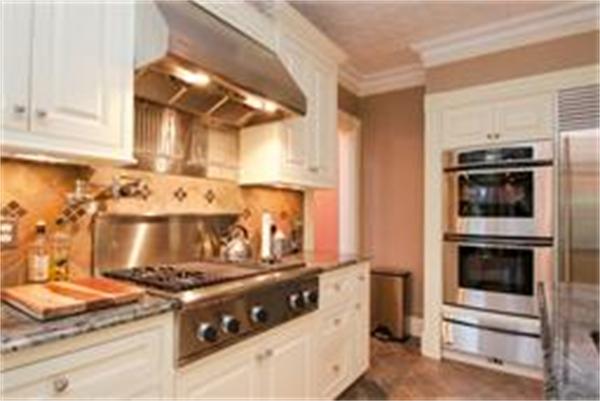 434 Springfield Street Chicopee, MA 01013 - Photo 6 of 20 Gallery Image 6