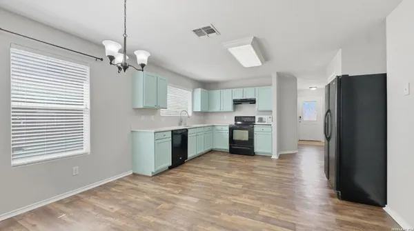 $1,800 | 308 Lonestar Gait, Selma, TX 78154