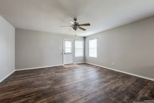 $1,900 | 308 Lonestar Gait, Selma, TX 78154