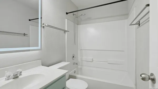 $1,800 | 308 Lonestar Gait, Selma, TX 78154