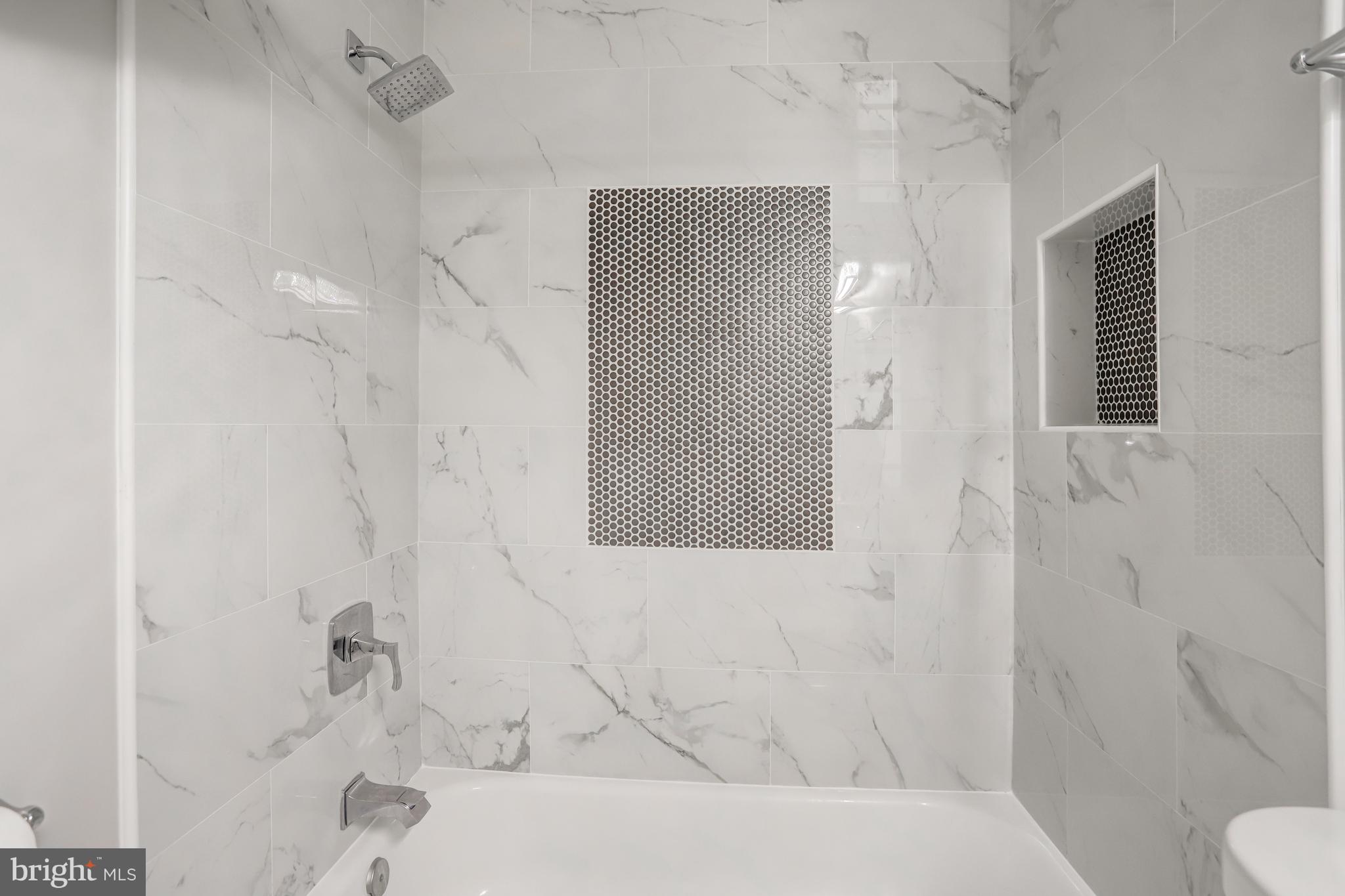 5775 Heming Avenue Springfield, VA 22151 - Photo 35 of 88 Living level full bath