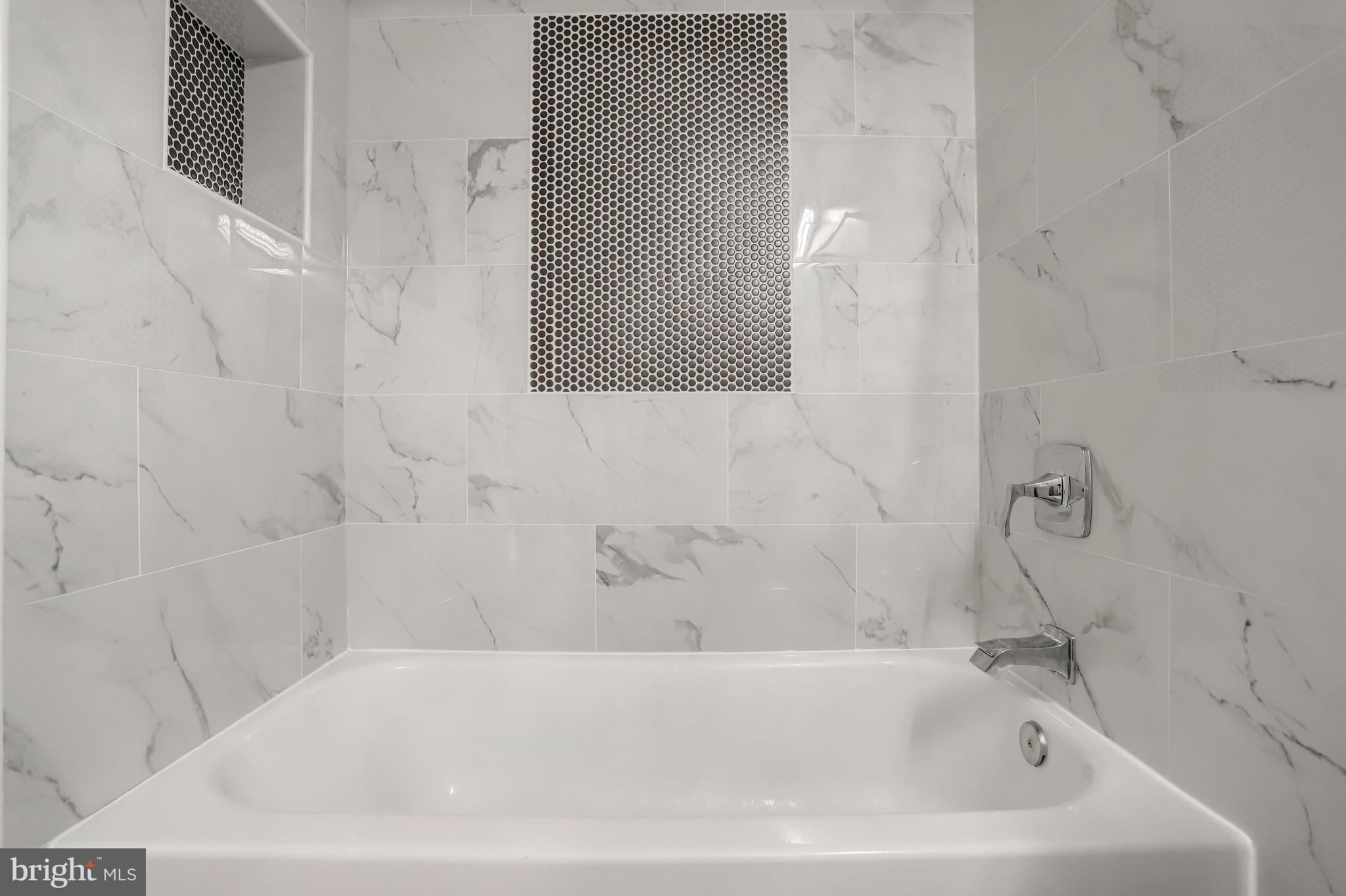 5775 Heming Avenue Springfield, VA 22151 - Photo 60 of 88 Upper level hall bath