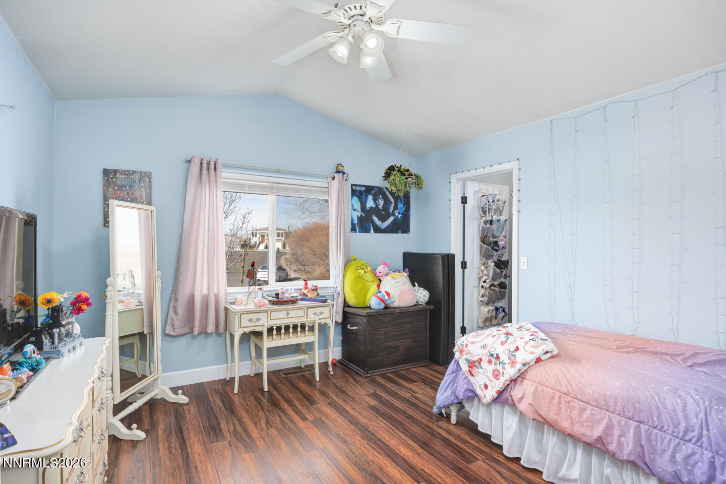 440 Cornerstone Court Fallon, NV 89406 - Photo 14 of 31 a bedroom with a bed table and chairs