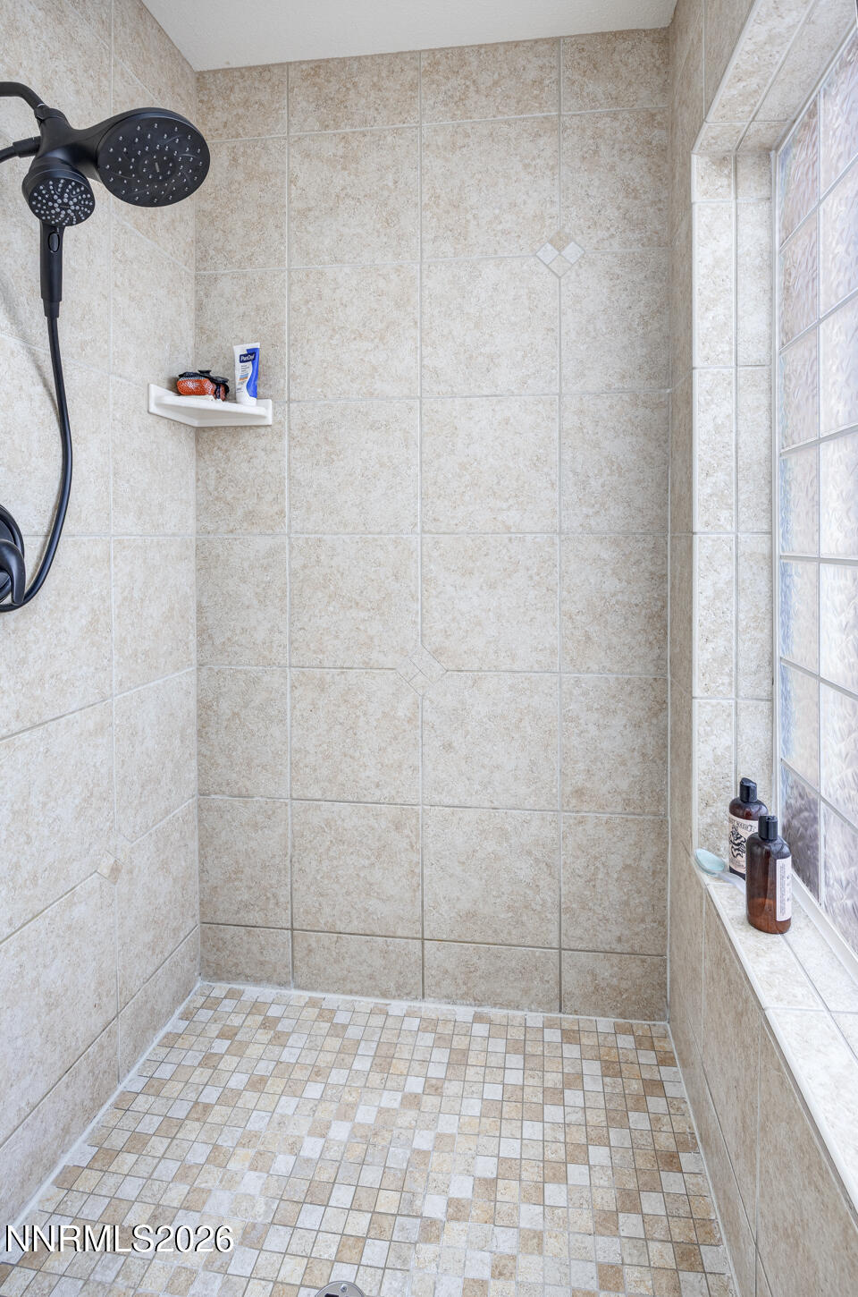 440 Cornerstone Court Fallon, NV 89406 - Photo 20 of 31 a bathroom with a shower