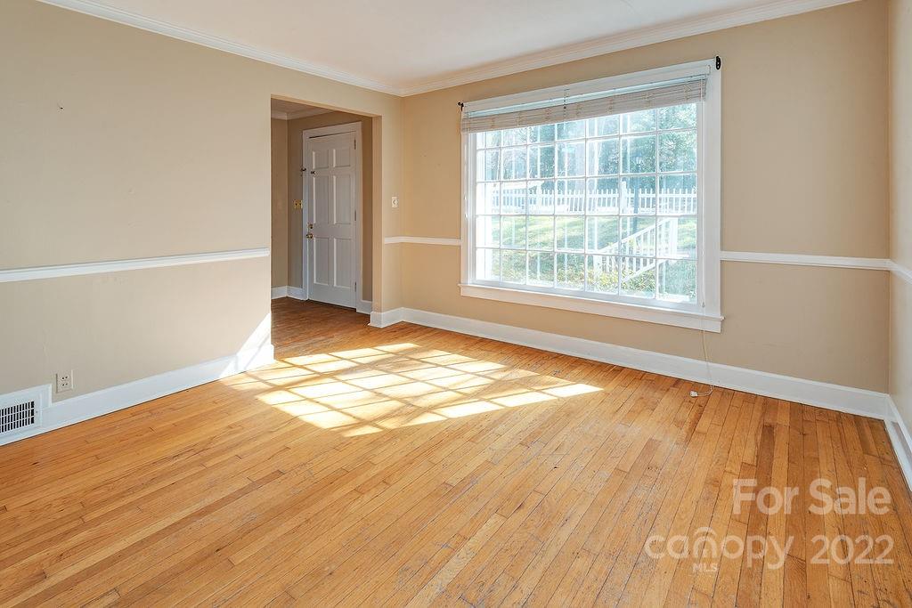 74 Manetta Road Asheville, NC 28804 - Photo 8 of 33 Gallery Image 8