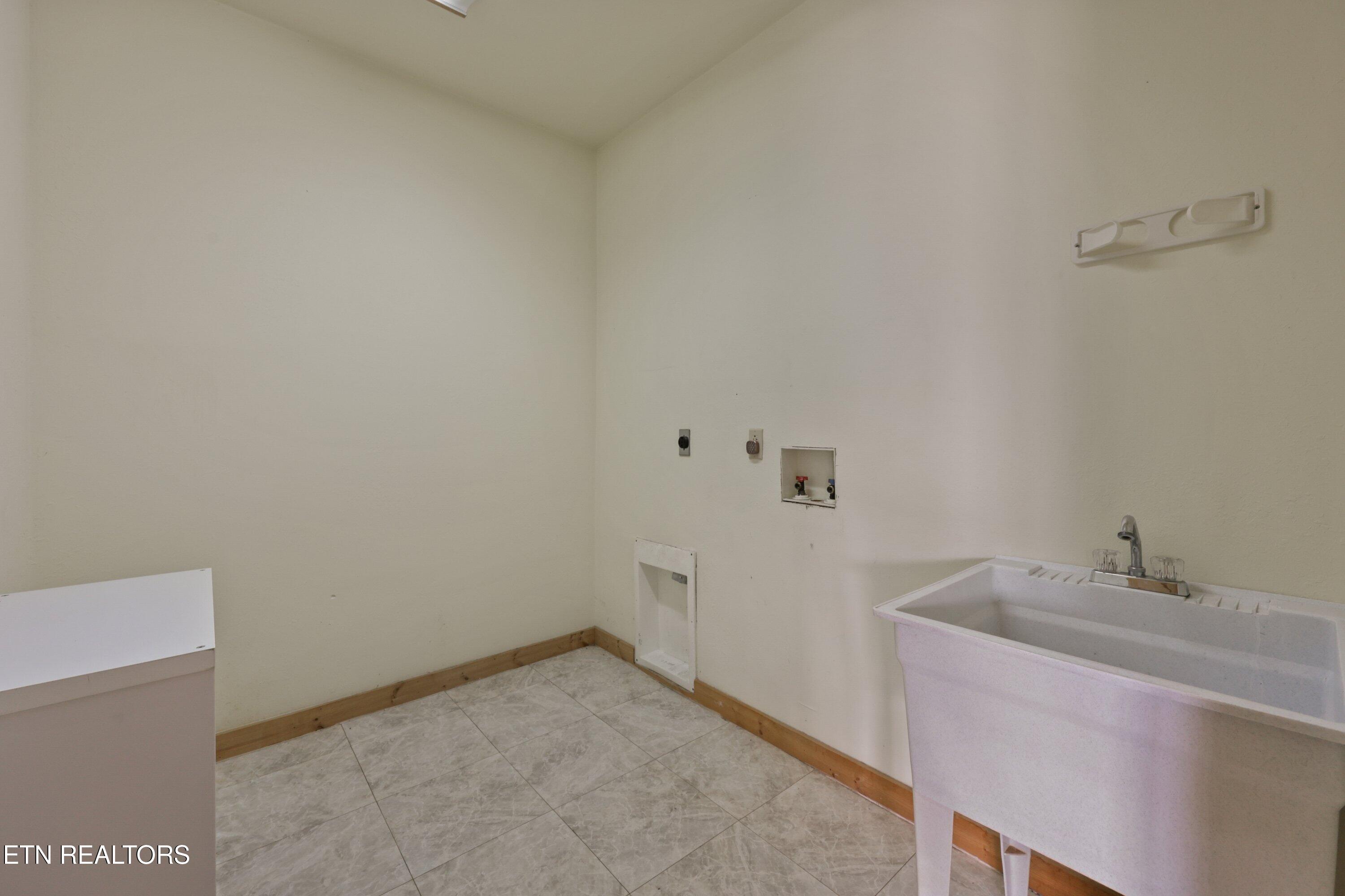 1750 Hiwassee Road Sweetwater, TN 37874 - Photo 47 of 60 1750 Hiwassee Rd42