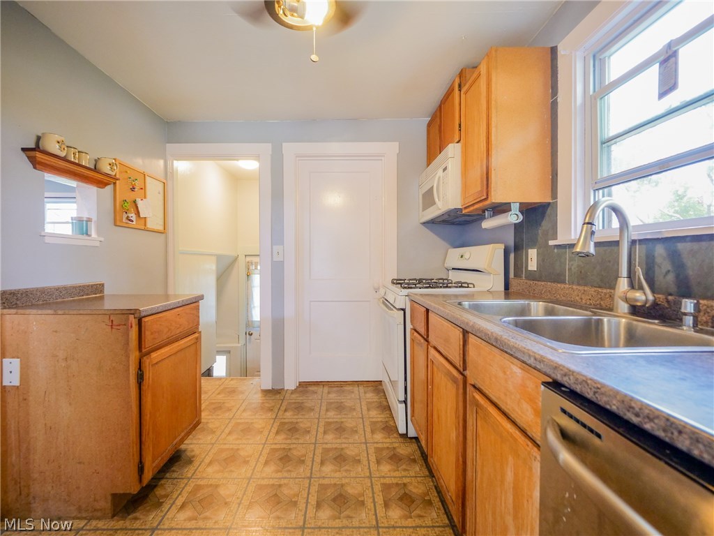 3810 Jaeger Road Lorain, OH 44053 - Photo 8 of 19 Gallery Image 8