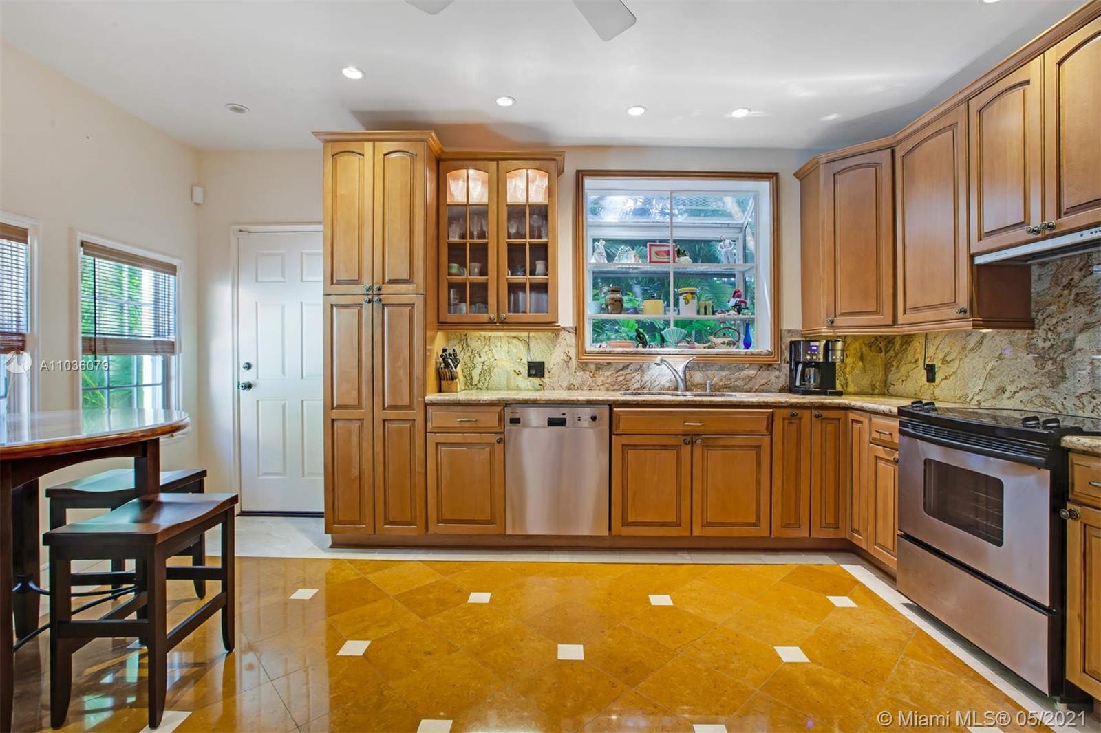 5619 North Bay Road Miami Beach, FL 33140 - Photo 15 of 27 Gallery Image 15