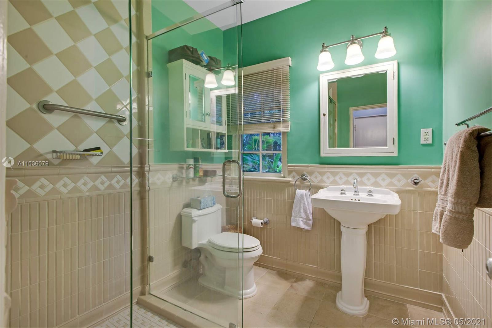 5619 North Bay Road Miami Beach, FL 33140 - Photo 16 of 27 Gallery Image 16
