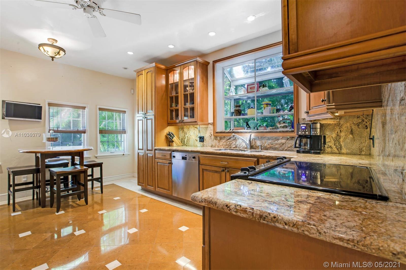 5619 North Bay Road Miami Beach, FL 33140 - Photo 5 of 27 Gallery Image 5