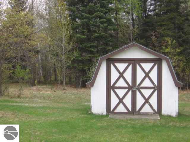 2038 East Heath Road Rose City, MI 48654 - Photo 7 of 12 1755799-6.JPG